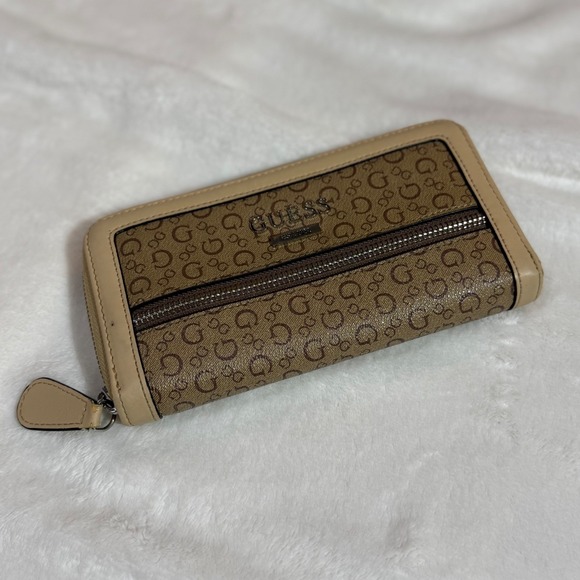 GUESS Womens Brown Monogram Logo Zip Around Wallet Tan Trim - Picture 2 of 9